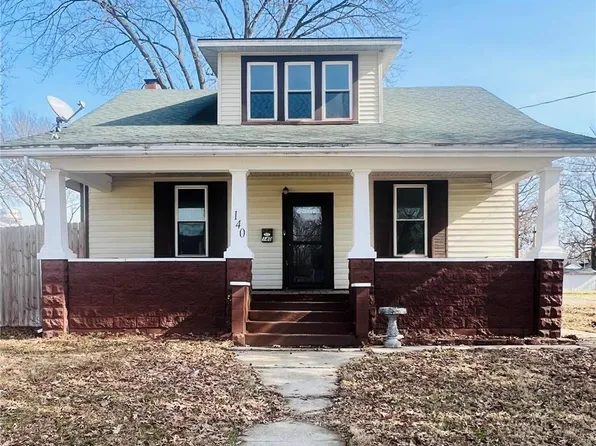 140 S Main St, Breese, IL 62230