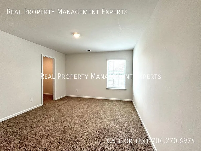 4025 Lampasas Ln — Photo 13