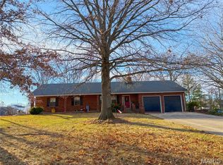 1825 Henke Rd, Lake Saint Louis, MO 63367