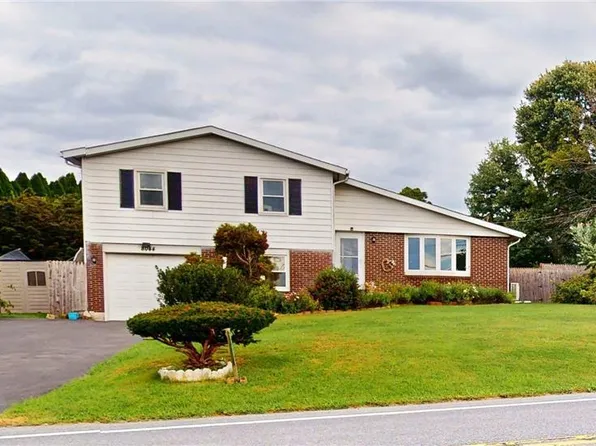 8044 Airport Rd E, Bath, PA 18014