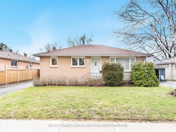 12 Marion Cres, Barrie, ON L4M 2L3