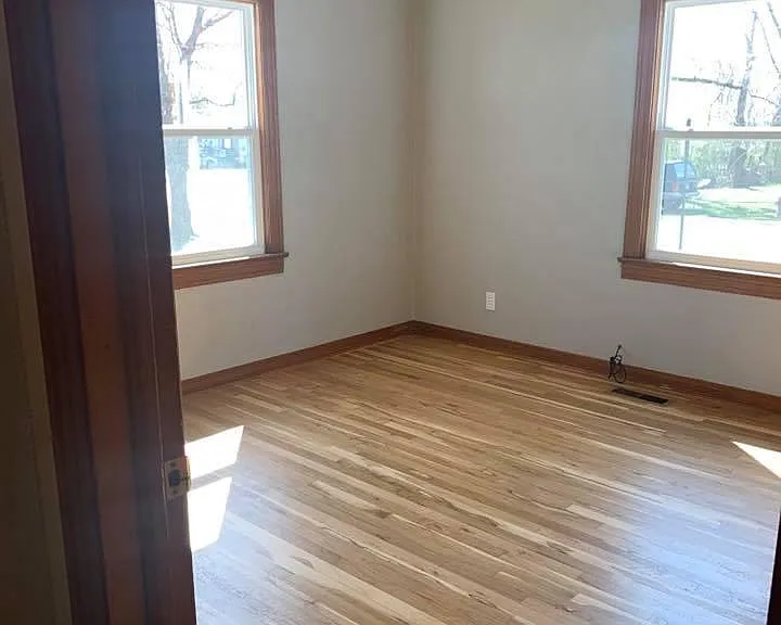 1016 S Market St — Photo 4