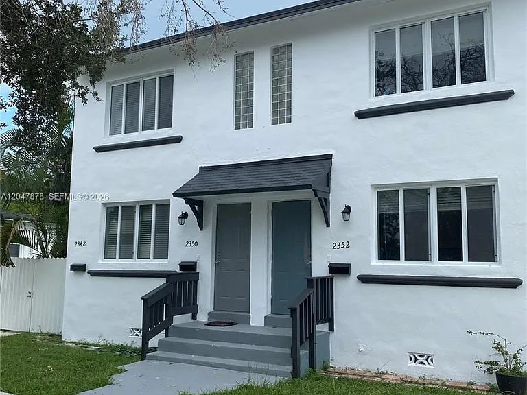 2352 SW 26th Ln — Photo 9