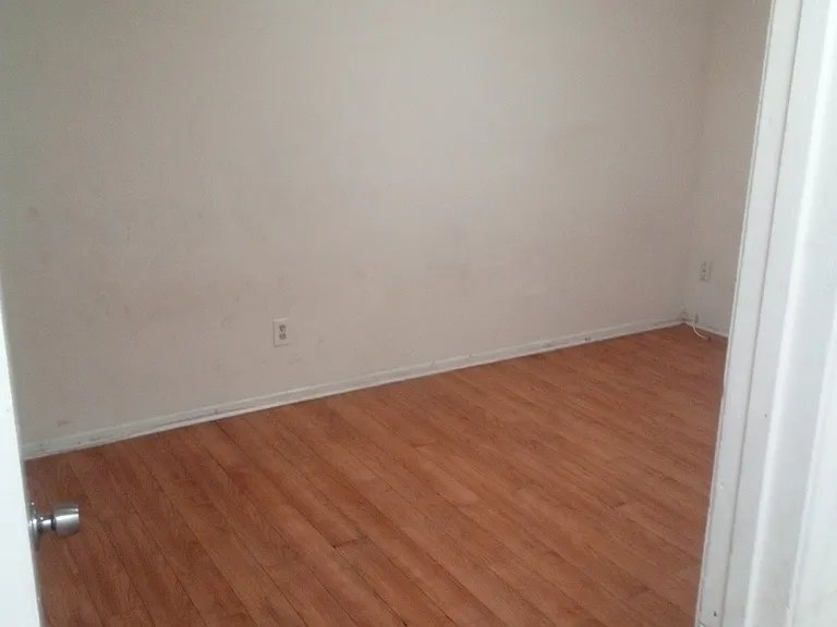 11941 Lee Ave #7 — Photo 4