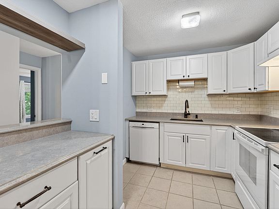 5th image of 12 Timberwood Drive #302