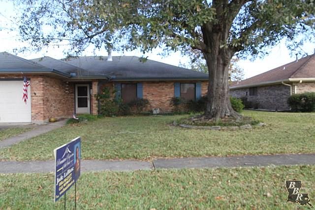 1st image of 213 Coachman Dr