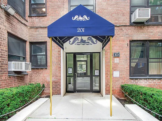 Sold by Pantiga Group | media 15