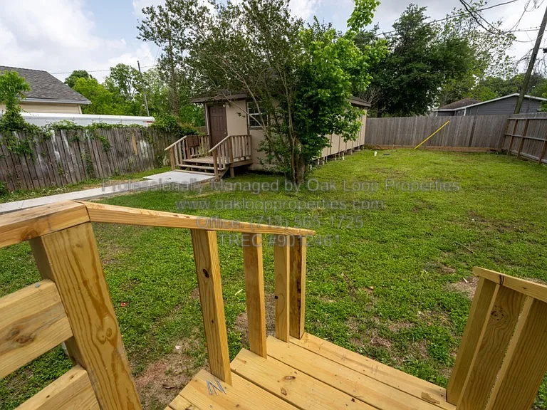 220 Armstrong St — Photo 22
