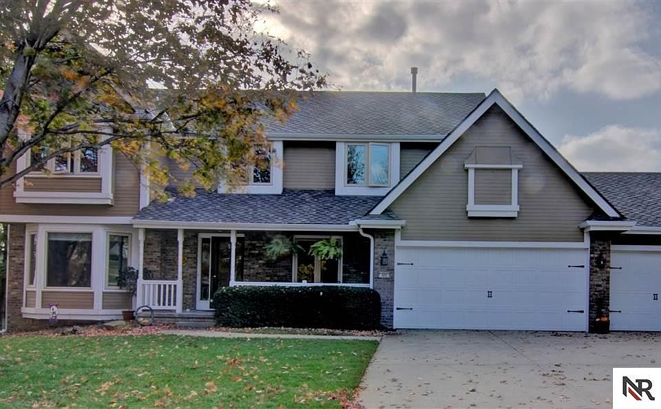 1st image of 426 S 158th Ave