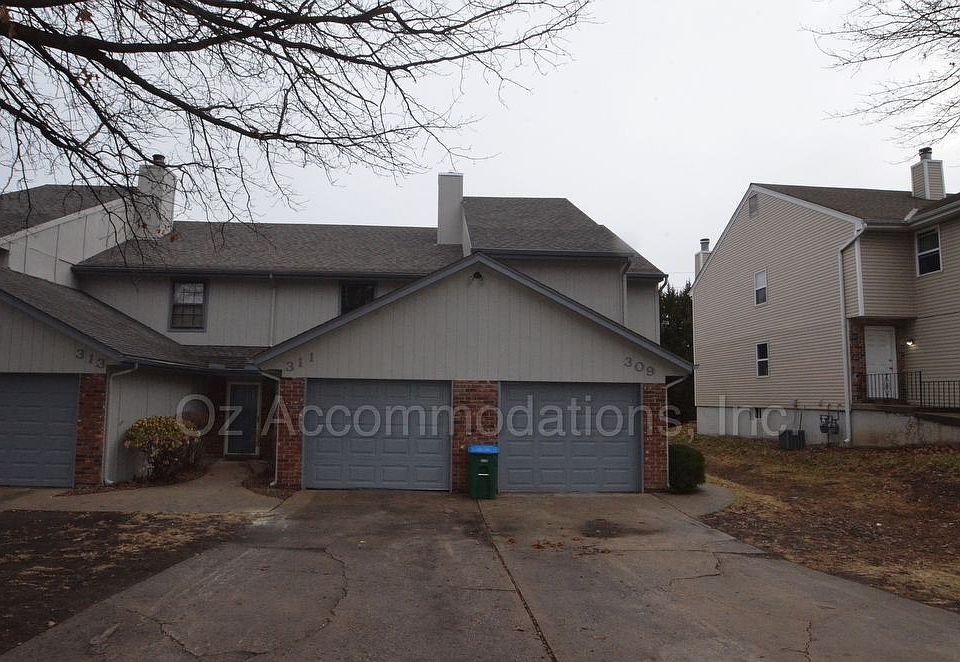 1st image of 313 NE Timbercreek Dr