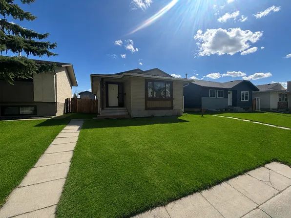 67 Castledale Way NE, Calgary, AB T3J 1X6