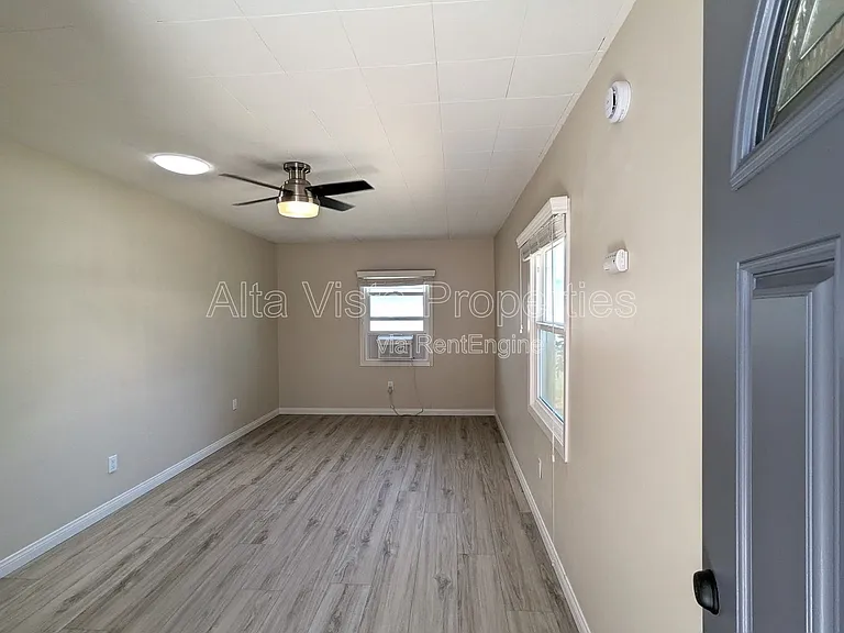 5115 Manchester Rd — Photo 23