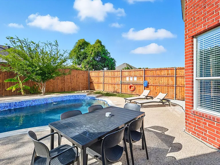 5709 Courtney Cir — Photo 39