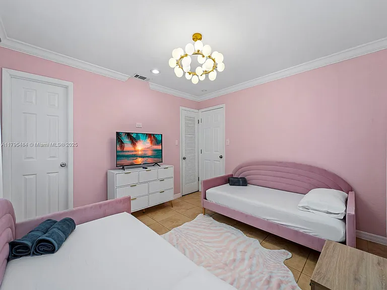 1761 NE 52nd St #1-2 — Photo 4