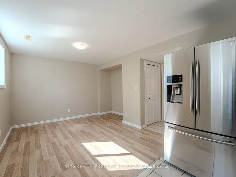 67 Iris Dr #LOWER — Photo 4