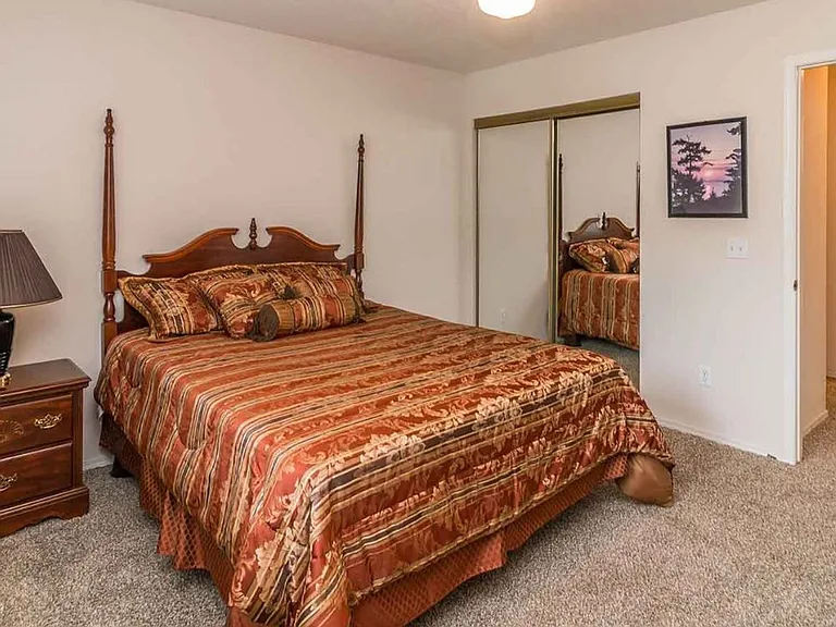 PEARLWOOD ESTATES — Photo 23