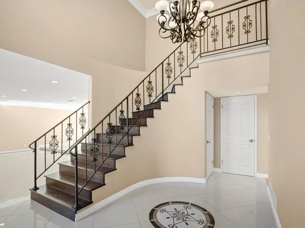 1210 Swarthmore Dr, Glendale, CA 91206