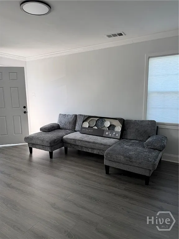 2 bed, 1.0 bath, 1500 sqft, $1,550 — Photo 2