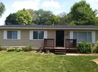 5120 Warmbriar Dr, White Lake, MI 48383