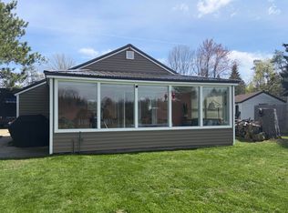 9326 Elizabeth Rd, Houghton Lake, MI 48629