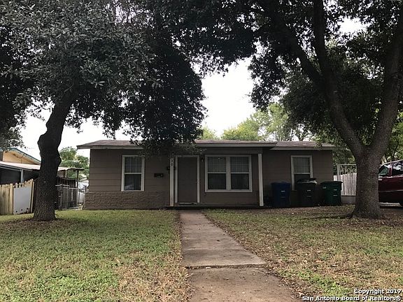 3rd image of 130 Idell Ave