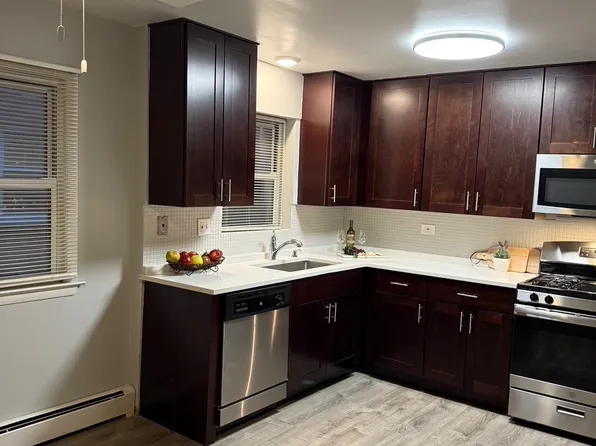 8614 W Berwyn Ave #2, Chicago, IL 60656