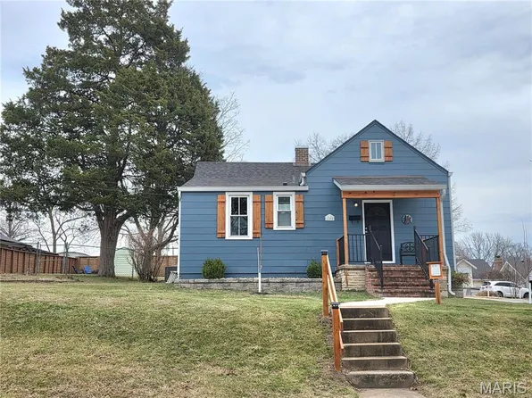 1200 N Benton Ave, Saint Charles, MO 63301