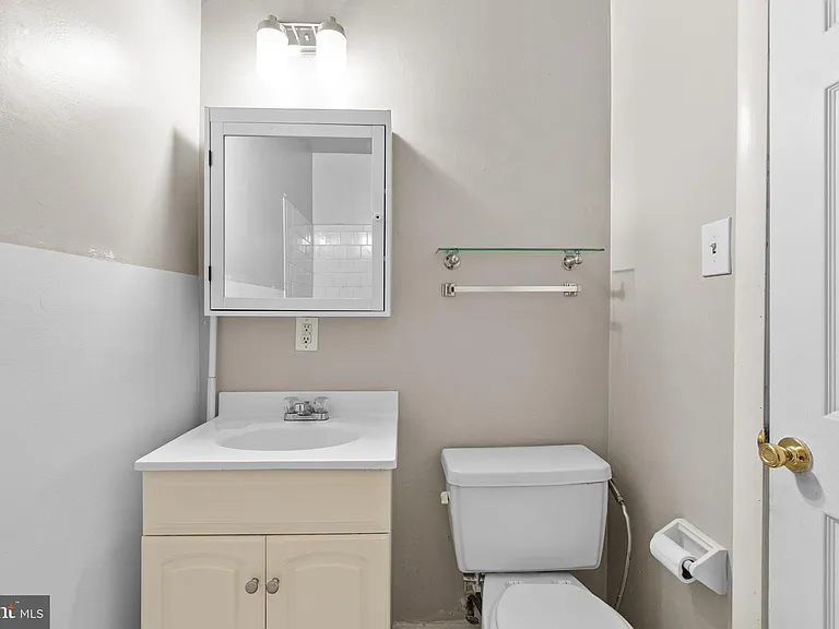 7244 Donnell Pl #D-2 — Photo 17