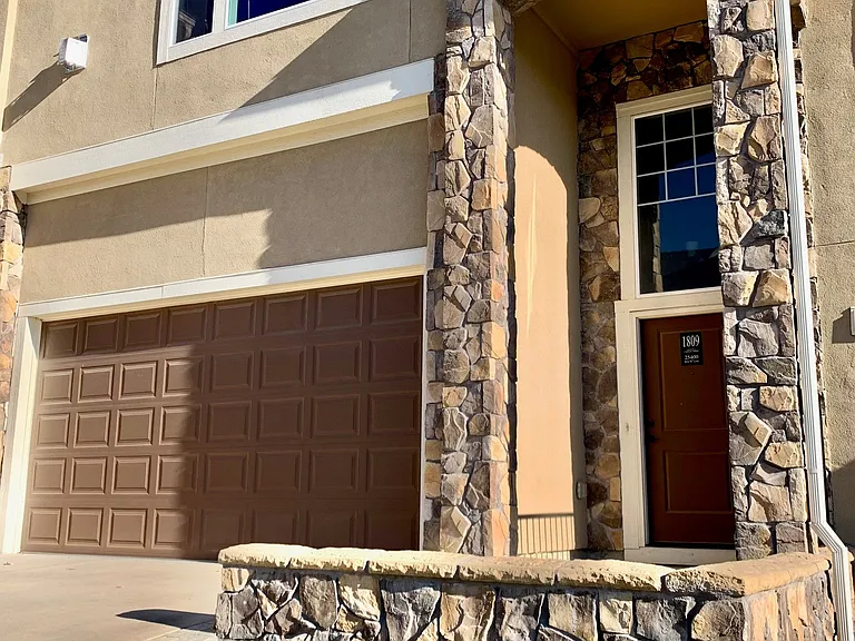 Mansions At Canyon Creek Apartments — Photo 63