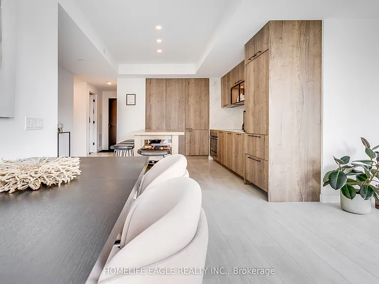 505 Richmond St W #827 — Photo 14