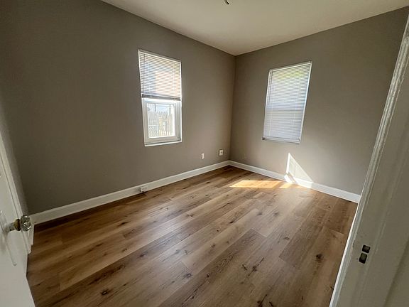 4th image of 1438 Lillian Ave