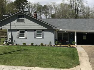 110 Quincy Ave, Oak Ridge, TN 37830