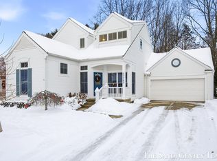 17743 Cobblefield Ln, Spring Lake, MI 49456