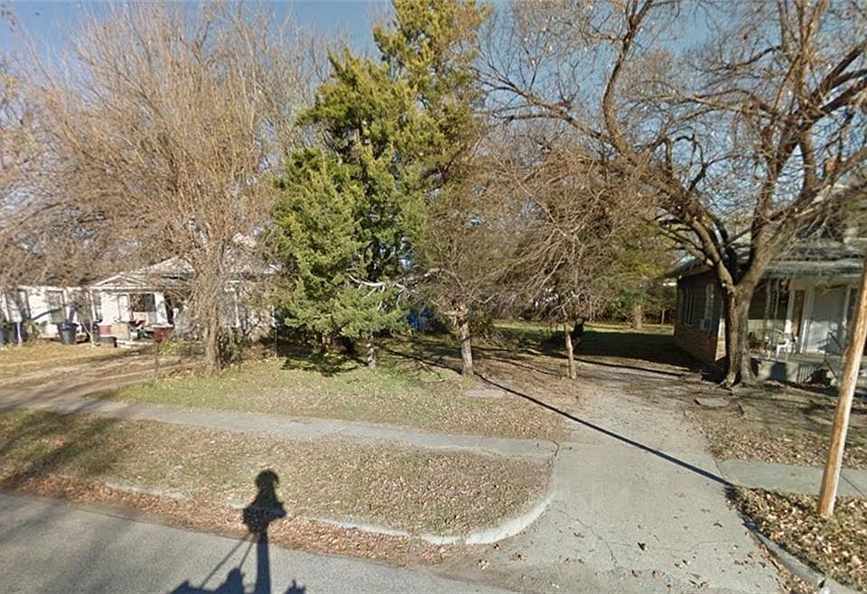 2nd image of 1619 NW 7th St