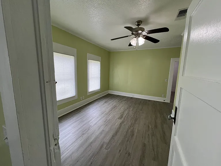 902 S Kaufman St — Photo 8