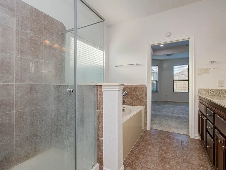 22314 Mosshall Ct — Photo 37