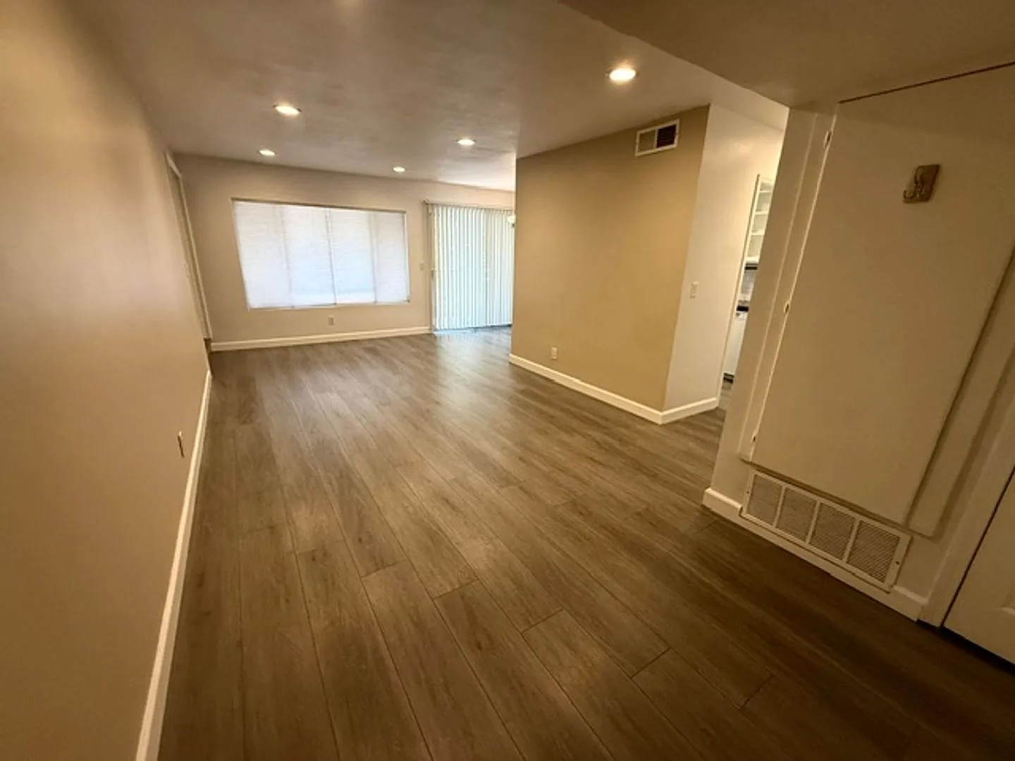 La Habra 3br Condo $3100mo — Photo 4