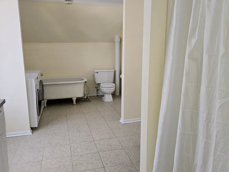 701 Lyon St NE — Photo 10