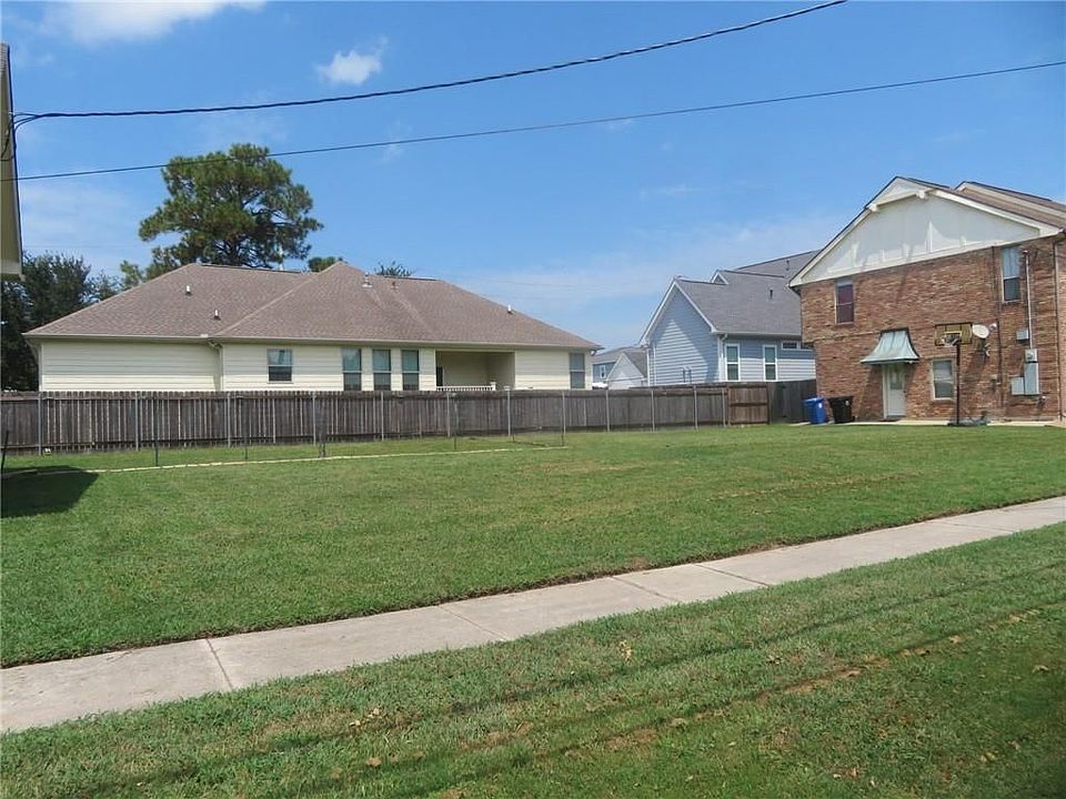 2nd image of 429 30th St