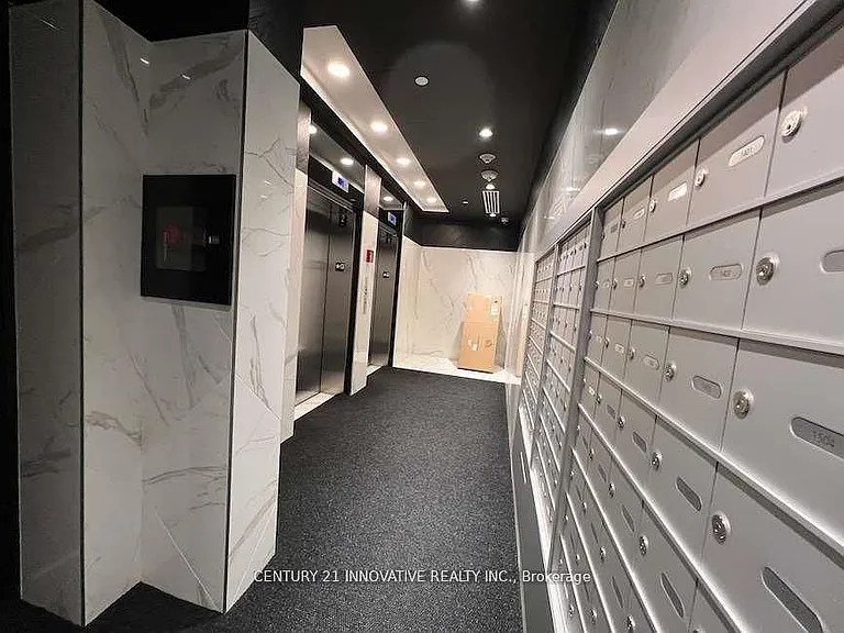 458 Richmond St W #905 — Photo 23