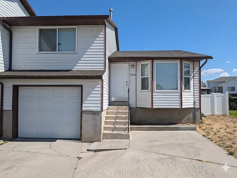 9026 S Goddard Cir — Photo 2