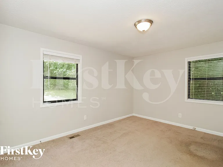 585 Kurtz Rd — Photo 12