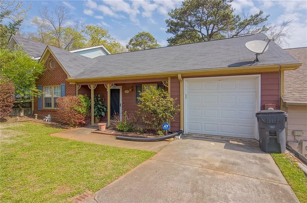 243 Oak Cir N photo 1
