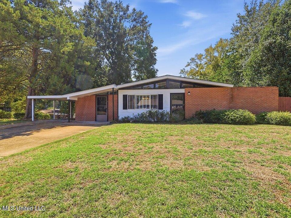 1st image of 2141 Upper Dr