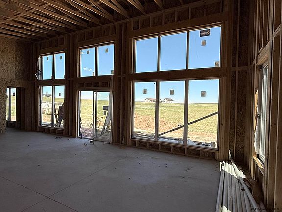 2nd image of 583 Canyon Rdg