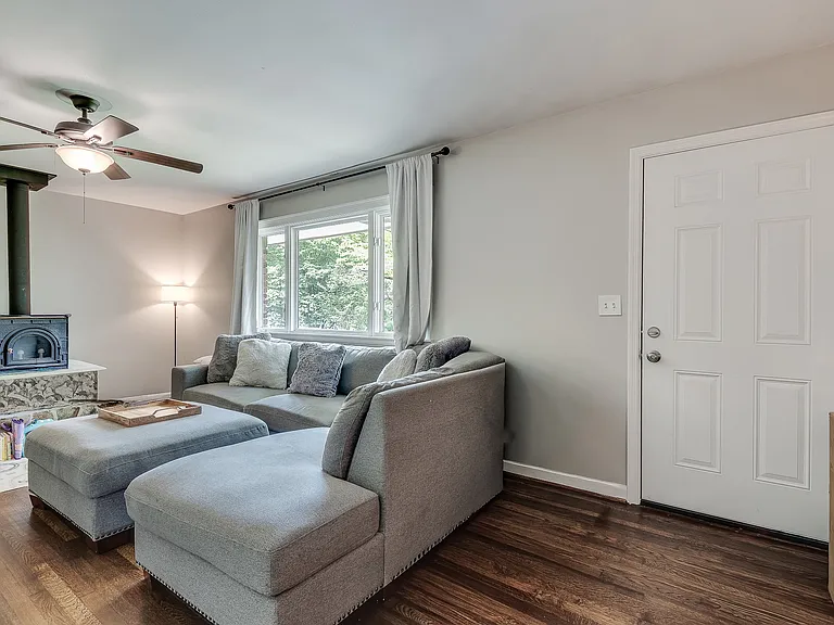 1623 Moncrief Cir — Photo 13