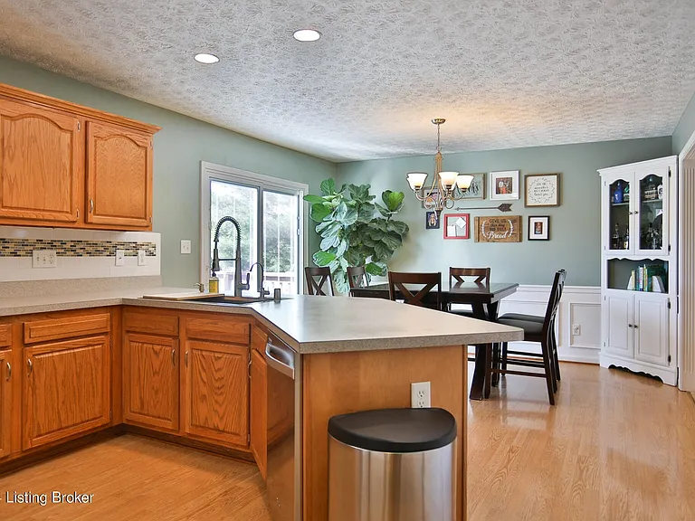 11900 Anoka Ct — Photo 10