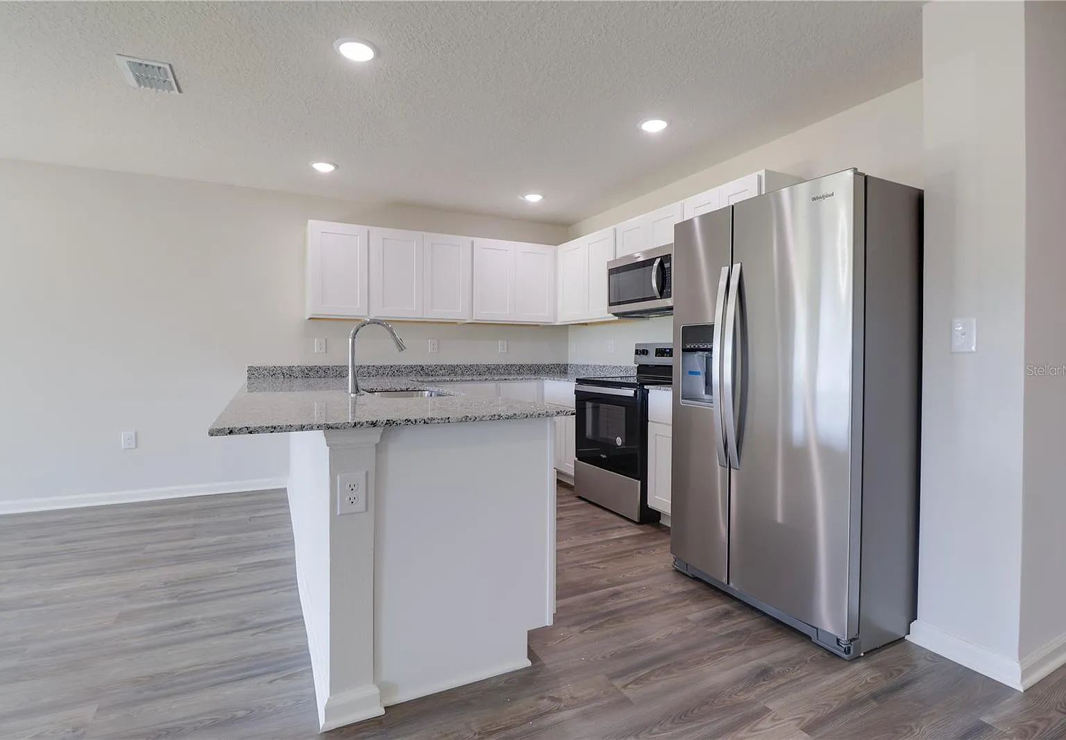 4 bed, 1662 sqft, $2,200 — Photo 3