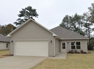 79 Carriage House Rd SW, Bessemer, AL 35022