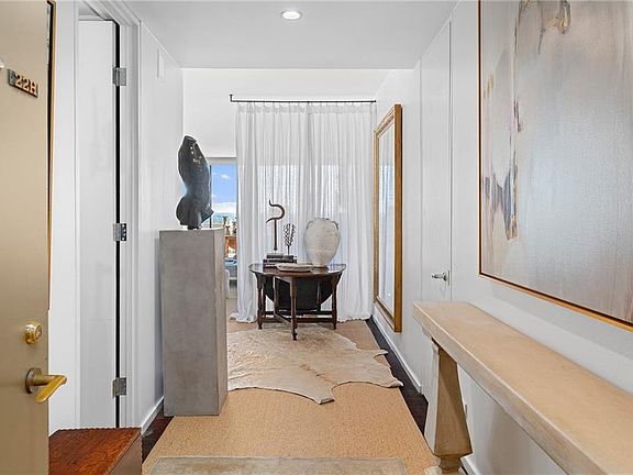 2nd image of 2575 Peachtree Rd NE APT 22H